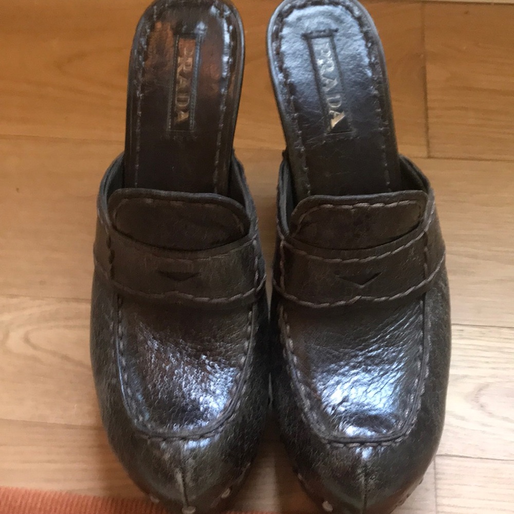 💯 Authentic Prada Clogs